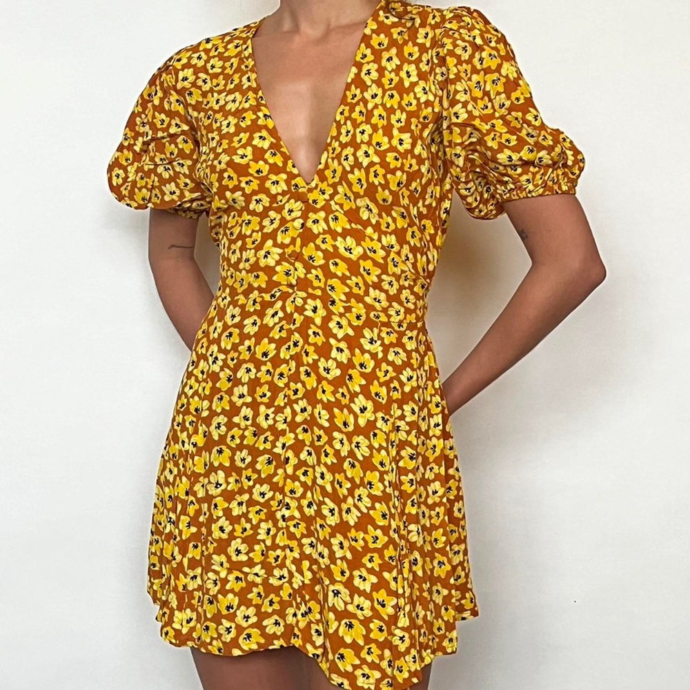 Faithful the Brand Ilia Mini Dress in Saffron Thelma Floral size 4